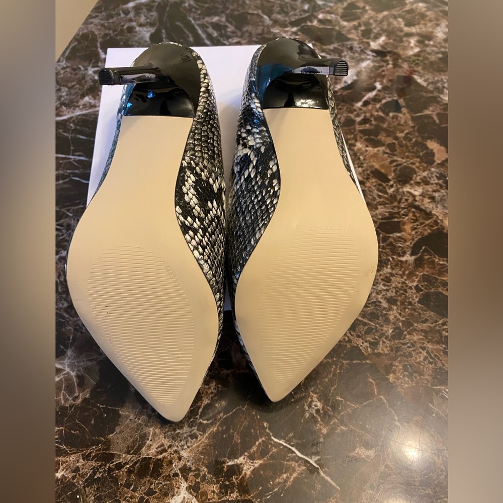 MADDEN GIRL WOMEN’S PUMP HEELS - Picture 9 of 11